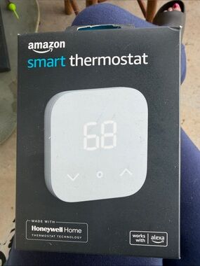 *NIB* Amazon Smart Thermostat - White
